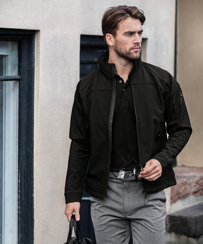 Duxbury ? fashionable performance softshell jacket